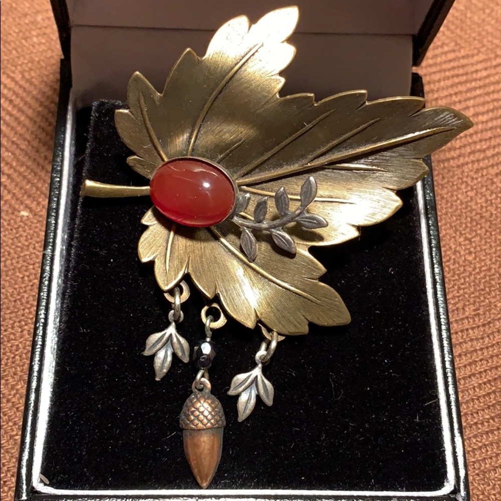 Cornelian maple leaf/acorn brooch